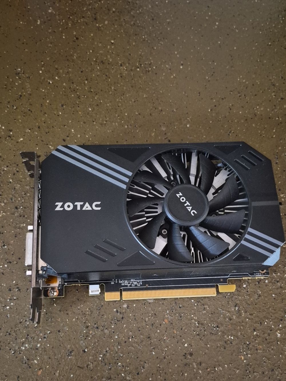 Zotac Geforce GTX 1060 Single-Fan Graphics Card - Compact PCIe GPU Gaming